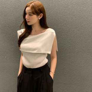 韩国chic夏季法式小众，温柔气质一字领开叉，露肩修身显瘦短袖针织衫