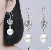 纯925银耳环白色贝珍珠耳坠女款日韩国版防过敏简约清新耳饰品新