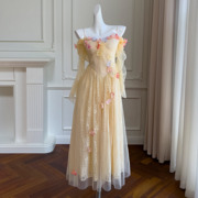 法式高端仙女礼服气质，吊带浅黄色立体花朵，网纱长款连衣裙公主裙女