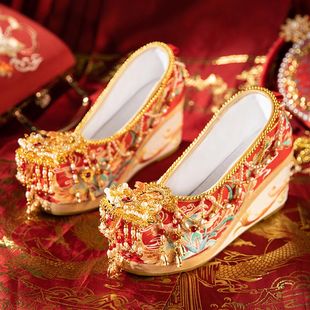 配秀和服的婚鞋小个子新娘鞋子不累脚高级感汉服坡跟龙凤褂婚鞋女