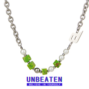 unbeaten绿色串珠拼接字母，钛钢项链小众设计高级感卫衣链男女配饰