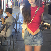 红色半高领短袖t恤女夏2023辣妹纯欲紧身不规则性感短款上衣