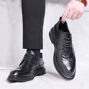 男士皮鞋商务正装工作鞋尖头韩版布洛克雕花透气男鞋高跟2023年