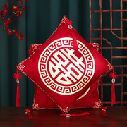 中式结婚礼物喜字抱枕，一对新婚压床娃娃客厅，婚房布置用品靠枕靠垫