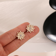 小众立体设计耳环S925银针简约花朵雏菊耳饰唯美镶钻滴油耳钉