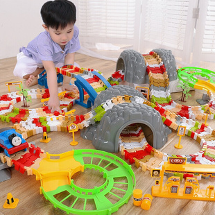 火车轨道套装汽车玩具电动赛车轨道车儿童高铁玩具男孩