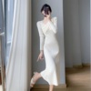 2023韩版设计感赫本风连衣裙，秋冬显瘦针织，过膝超修身简约长裙