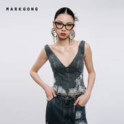 markgong2024早春设计感时尚绑带，v领灰色，钻链牛仔上衣女