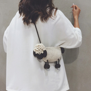 可爱小羊手工编织毛线针织包包女2024小众斜挎小包儿童零钱包
