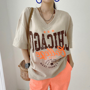韩系chic夏季小众百搭V领拼接撞色字母印花宽松短袖T恤上衣女