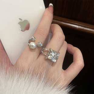小方糖宝石戒指女轻奢小众设计高级感珍珠时尚个性夸张开口食指戒
