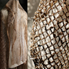 亿光年复古做旧棕色针织网，纱布镂空透视肌理，服装设计师布料面料