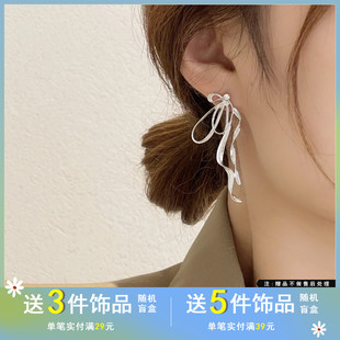 s925银针日韩国气质，不规则蝴蝶结耳钉，仙气甜酷金属耳环设计感耳饰