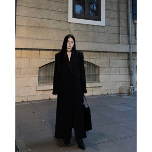 除于七韩.素希西装杂志模特，高级有气场黑色，长款宽松西装外套