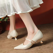 法式尖头浅口单鞋女2024气质真皮一脚蹬白色珍珠细跟高跟秋鞋
