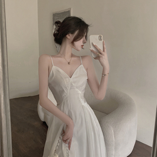 法式初恋白色吊带连衣裙，女夏季设计感小众甜美茶歇收腰长裙子