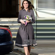 凯特王妃款衬衫领单排扣黑白，波点显瘦中长款长袖连衣裙春夏977紫