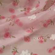 粉色米黄色香水玫瑰印花雪纺布料 绣花时装衬衫面料 夏季连衣裙
