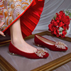 红色婚鞋女秀禾服婚纱两穿新娘，鞋孕妇可穿平底订婚结婚单鞋不累脚