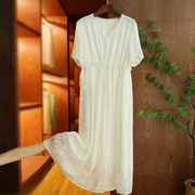 法式浪漫白色仙女风重工刺绣，顺宇真丝连衣裙高腰，显瘦桑蚕丝长裙