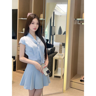 dfay清纯女高蓝色韩版缎面，短袖款飘带上衣，衬衫百褶裙jk套装女