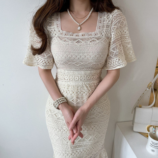 韩国chic春夏法式复古方，领蕾丝镂空钩花设计收腰显瘦泡泡袖连衣裙