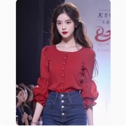 女款2024年小众别致红色，泡泡袖雪纺圆领衬衫，独特漂亮小衫
