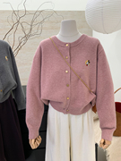 小哲冬季韩国设计感小众刺绣圆领，加厚短款开衫，毛衣女(毛衣女)外套