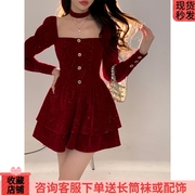 红色丝绒连衣裙女秋冬高级感收腰长袖法式蓬蓬裙生日短裙