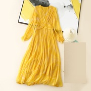 茶歇法式黄色碎花连衣裙女春装海边度假高级感100%顺纡桑蚕丝长裙