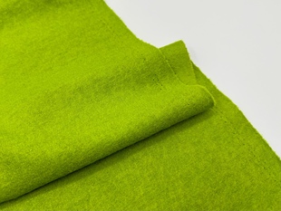 垂感亲肤细腻草绿色针织，毛料羊毛呢布料，连衣裙套装旗袍古装面料