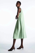 cos女装休闲版型，a字无袖连衣裙，浅绿色2023夏季1085148005