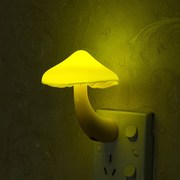 感光led小夜灯家居婴儿喂奶光控床头，夜灯卧室灯，儿童黄色蘑菇夜灯