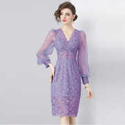 紫色蕾丝连衣裙女春秋时尚高级感性感，v领修身显瘦包臀蕾丝裙