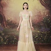 越南小众JOSEPHINE 2023年冬季法式欧根纱立体花朵连衣裙