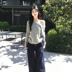 设计感小众斜领露肩长袖T恤女春秋内搭纯色打底衫韩版潮宽松上衣