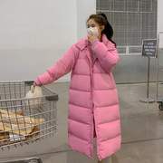 粉红色过膝长款羽绒服女冬季外贸设计感连帽白鸭绒面包服外套