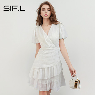 白色连衣裙女高级感茶歇法式v领小个子荷叶边泡泡袖高端精致裙子