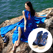 杨丽萍设计女鞋原创复古民族绣花羊皮坡跟松糕，底凉鞋女夏