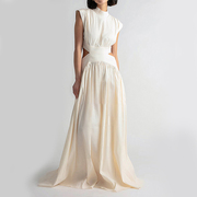 法式茶歇无袖露腰连衣裙女夏季高级感气质简约大摆型白色吊带长裙
