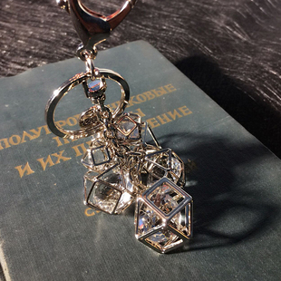 韩版镂空镶钻水晶汽车钥匙扣女士包包挂件时尚生日礼物车钥匙挂件