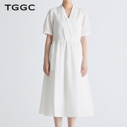 台绣短袖连衣裙子女v领纹理褶皱，收腰修身气质白色2024年夏季