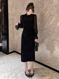 法式蕾丝长袖连衣裙女秋季2023高级感假两件背带喇叭袖小黑裙