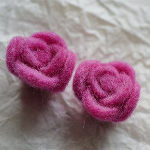 约30mm一个价 德国JIM羊毛毡玫粉色花朵造型多层花瓣纹理装饰件