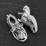 巴黎老爹鞋赵露思同款银色，厚底女2024夏季珍珠蕾丝设计运动鞋