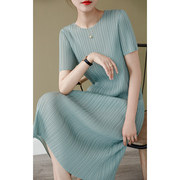 lokalura三宅褶皱连衣，群夏季气质，圆领短袖显瘦小直筒裙子