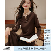 沫晗依美休闲设计感气质假两件显瘦套装2023年冬季针织女套装