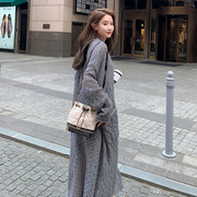 韩版灰色针织镂空开衫外套，女2024秋设计感今年流行中长款大衣