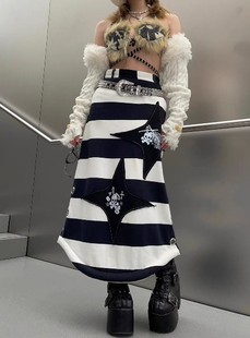 日系中古亚文化朋克黑白，条纹骷髅印花铆钉，直筒异型裙摆超长半身裙