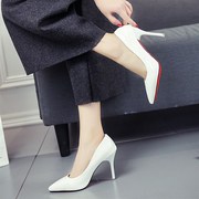 大码女皮鞋浅口白色细跟八厘米尖头小码33码工作鞋亮光高跟鞋单鞋